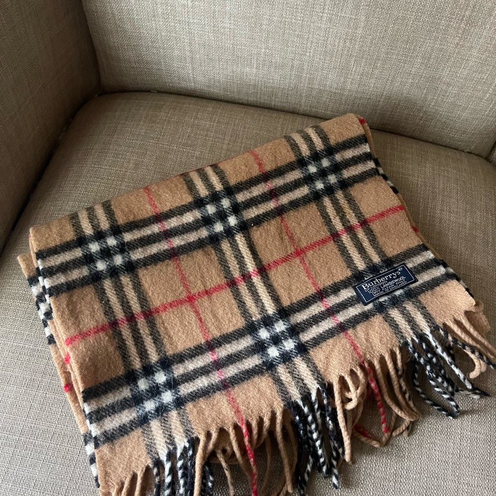Authentic Burberrys vintage nova check tan scarf (F103) - Picture 2 of 8